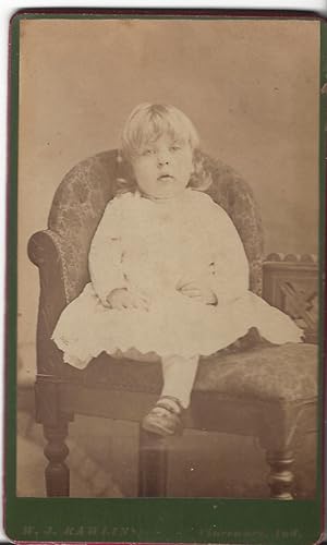 CUTE LITTLE GIRL CHILD CDV PHOTO BY W. J. RAWLINS VINCENNES INDIANA UNIQUE CHAIR