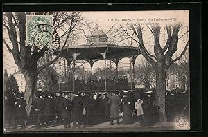 Image du vendeur pour Carte postale Tours, Jardin des Prebendes-d`Oe, La musique militaire mis en vente par Bartko-Reher