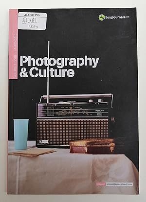 Seller image for Photography & Culture. Volume 3, Issue 1 (March 2010). With b/w-pictures for sale by Der Buchfreund