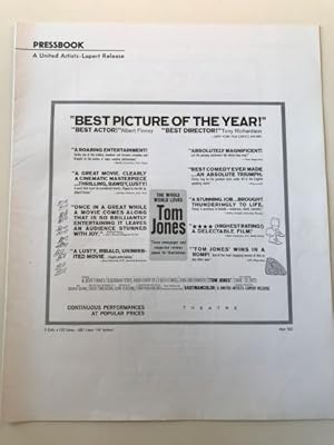 Bild des Verkufers fr Tom Jones Pressbook 1963 Albert Finney, Susannah York, Hugh Griffith zum Verkauf von AcornBooksNH