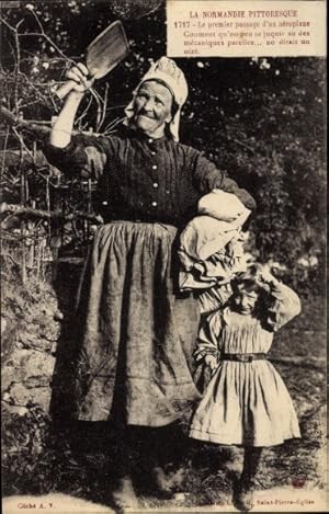 Bild des Verkufers fr Ansichtskarte / Postkarte La Normandie pittoresque, Frau mit ihrer Tochter in Tracht zum Verkauf von akpool GmbH