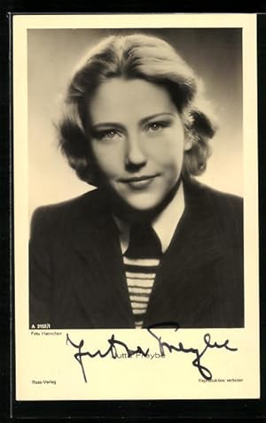 Ansichtskarte Schauspielerin Jutta Freybe im adretten Anzug, Autograph