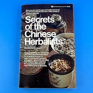 Imagen del vendedor de Secrets of the Chinese Herbalists a la venta por Sparrow's Bookshop, IOBA