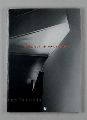 Imagen del vendedor de Ein Haus, ein Aufruhr. Anmerkungen zu Zaha Hadids Feuerwehrhaus. a la venta por Daniel Thierstein