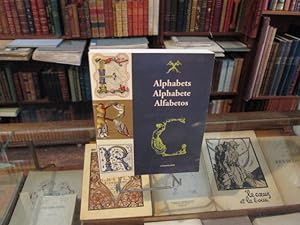 Imagen del vendedor de Alphabets. Alphabete. Alfabetos. a la venta por Librairie FAUGUET