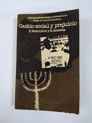 Seller image for Cambio social y prejuicio. for sale by TraperaDeKlaus