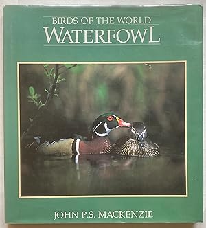 Bild des Verkufers fr Birds of the World: Waterfowl zum Verkauf von Leabeck Books