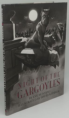 Imagen del vendedor de NIGHT OF THE GARGOYLES [Signed by Illustrator, David Wiesner] a la venta por Booklegger's Fine Books ABAA