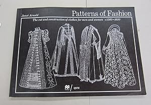 Immagine del venditore per Patterns of Fashion The Cut and Construction of Clothes for Men and Women c. 1560-1620 venduto da Midway Book Store (ABAA)