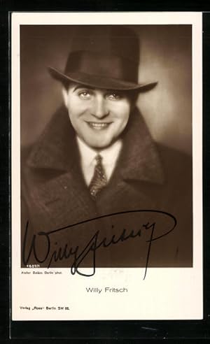 Ansichtskarte Schauspieler Willy Fritsch mit Mantel und Hut, Autograph