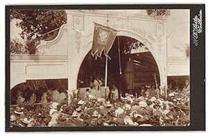 Image du vendeur pour Fotografie F. H. Seitz, Weilheim, Ansicht Weilheim, Blick auf die heilige Messe, Introibo ad altare Dei mis en vente par Bartko-Reher