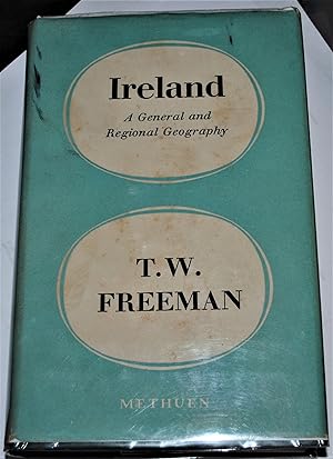 Bild des Verkufers fr IRELAND, A GENERAL AND REGIONAL GEOGRAPHY zum Verkauf von O'Brien Books