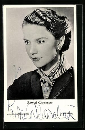 Ansichtskarte Schauspielerin Gertrud Kückelmann, gesehen in dem Film Musik bei Nacht, Autograph
