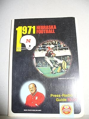 Bild des Verkufers fr 1971 Nebraska Football Press Radio TV Guide zum Verkauf von Thomas F. Pesce'