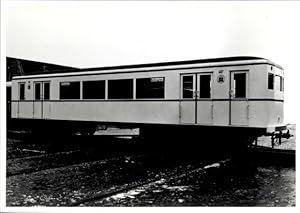 Foto Ansichtskarte / Postkarte U-Bahn Waggon im Depot