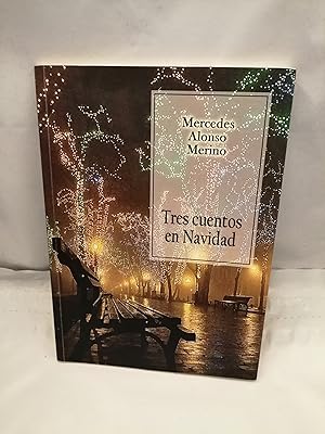 Imagen del vendedor de Tres cuentos en Navidad (Dedicatoria y firma autgrafa de autora) PRIMERA EDICIN a la venta por Libros Angulo