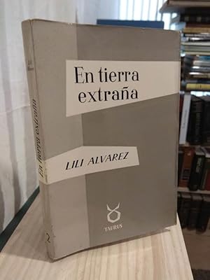 Imagen del vendedor de En tierra extraa a la venta por Libros Antuano