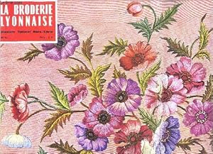 Image du vendeur pour La broderie lyonnaise N10 numero special hors serie- parure de lit broderie richelieu, services de table, alphabets complets pour drap et taie, monogrammes pour drap, nappe, serviette, lingerie. mis en vente par Le-Livre