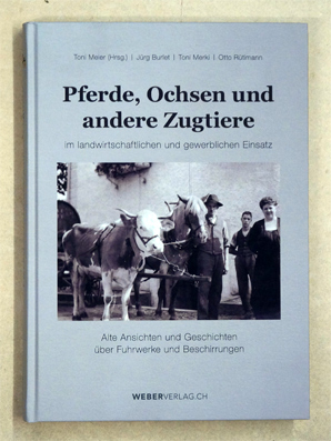 Pferde, Ochsen und andere Zugtiere im landwirtschaftlichen und gewerblichen Einsatz. Alte ansicht...