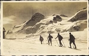 Bild des Verkufers fr Ansichtskarte / Postkarte Kanton Graubnden, Berninapass, Skilufer, Schnee zum Verkauf von akpool GmbH