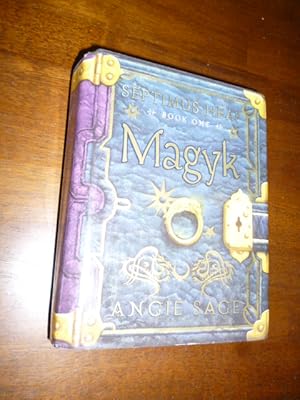 Imagen del vendedor de Magyk (Septimus Heap, Book One) a la venta por Gargoyle Books, IOBA