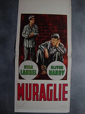 Stan Laurel e Oliver Hardy in "Muraglie"