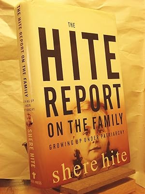 Image du vendeur pour The Hite Report on the Family: Growing up under Patriarchy mis en vente par Henniker Book Farm and Gifts