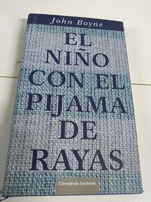 El niño con el pijama de rayas