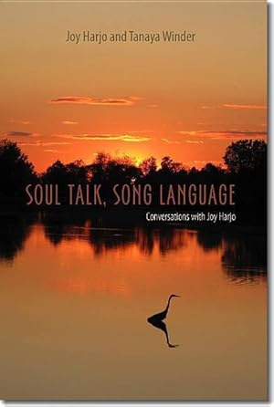 Bild des Verkufers fr Soul Talk, Song Language: Conversations with Joy Harjo zum Verkauf von moluna