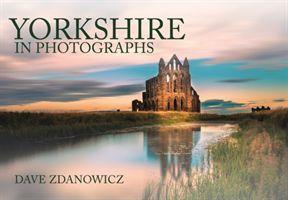 Bild des Verkufers fr Yorkshire in Photographs zum Verkauf von moluna