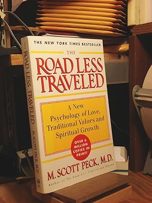 Immagine del venditore per The Road Less Traveled: A New Psychology of Love, Traditional Values and Spiritual Growth venduto da Henniker Book Farm and Gifts