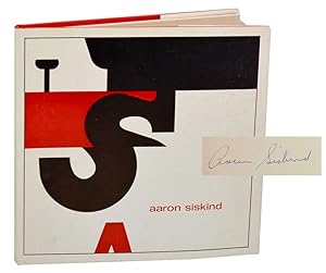Bild des Verkufers fr Aaron Siskind: Photographer (Signed First Edition) zum Verkauf von Jeff Hirsch Books, ABAA