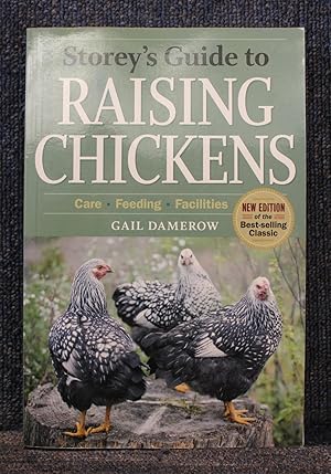 Storey's Guide to Raising Chickens (Storey Guide to Raising) (Storey's Guide to Raising (Paperback))