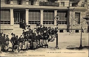 Seller image for Ansichtskarte / Postkarte Col de la Schlucht Vosges, Infanterie Francaise  a Frontiere, Caf Restaurant for sale by akpool GmbH