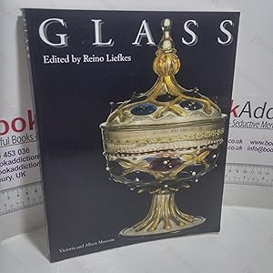 Imagen del vendedor de Glass a la venta por BookAddiction (ibooknet member)