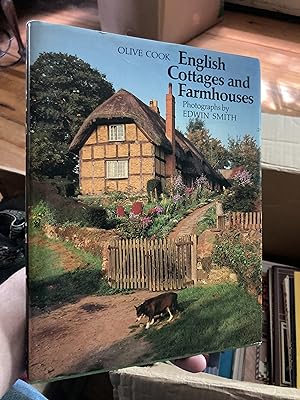 Seller image for English cottages and farmhouses for sale by A.C. Daniel's Collectable Books