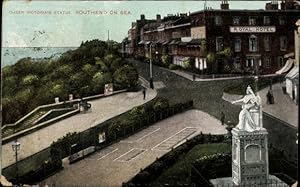 Bild des Verkufers fr Ansichtskarte / Postkarte Southend on Sea Essex England, Queen Victorias Statue, Royal Hotel, Denkmal zum Verkauf von akpool GmbH