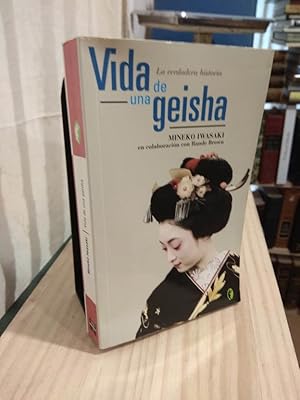 Immagine del venditore per Vida de una geisha venduto da Libros Antuano