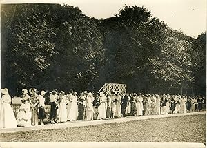 "Fête d'élégance - Défilé des mannequins (Polo de Bagatelle 1931)" Photo de presse originale par ...