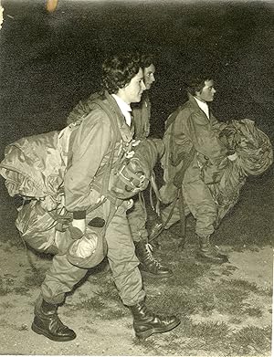 "IPSA (Infirmières-Pilotes-Secouristes de l'Air)" Photo de presse originale FRANCE-REPORTAGE Lyon...