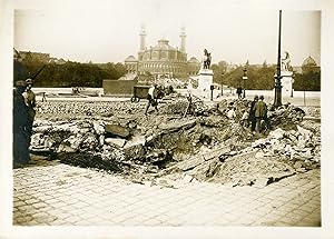 "Explosion de gaz dans un égout du Quai d'Orsay 1931" Photo de presse originale G. DEVRED / Agenc...