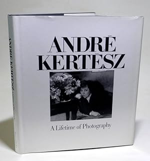 Image du vendeur pour Andre Kertesz. A Lifetime of Photography. Introduction by Ben Lifson. Photograph Editor: Jane Corkin. mis en vente par Antiquariat Dr. Lorenz Kristen