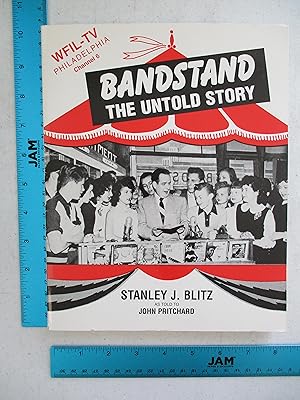 Bild des Verkufers fr Bandstand the Untold Story: The Years Before Dick Clark zum Verkauf von Coas Books