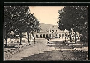 Ansichtskarte Remiremont, Avenue Carnot et Place de la Gare, Bahnhof