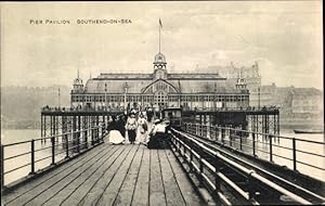 Bild des Verkufers fr Ansichtskarte / Postkarte Southend on Sea Essex England, Pier Pavilion, Passanten zum Verkauf von akpool GmbH