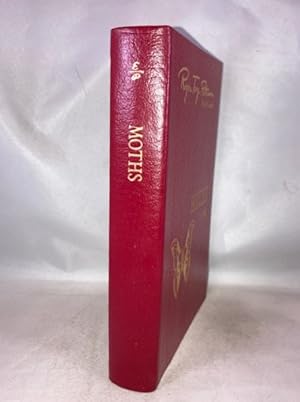 Image du vendeur pour Roger Tory Peterson Field Guides: Moths of Eastern North America mis en vente par Great Expectations Rare Books