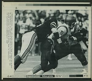 Image du vendeur pour UCLA QB Troy Aikman vs Florida's Clifford Charlton Aloha Bowl laserphoto 1987 mis en vente par The Jumping Frog