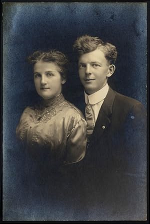 Immagine del venditore per Young couple Cora & William Barnes studio portrait photo ca 1910 venduto da The Jumping Frog