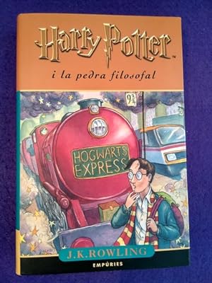 Image du vendeur pour Harry Potter i la Pedra Filosofal (catal) mis en vente par Librera LiberActio