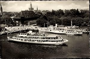 Bild des Verkufers fr Ansichtskarte / Postkarte Konstanz Bodensee, Hafen mit Konzil, Schiff, Passagiere zum Verkauf von akpool GmbH